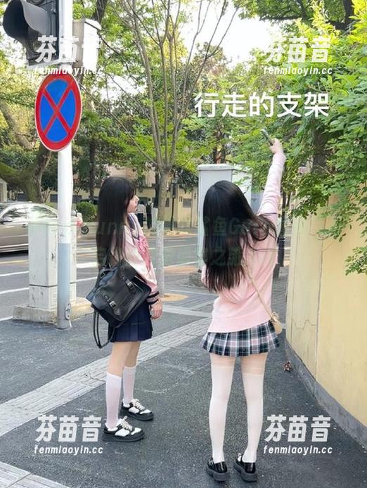 Hana Bunny的猫咪鲨鱼Gura图集，开启你的视觉盛宴之旅.txt